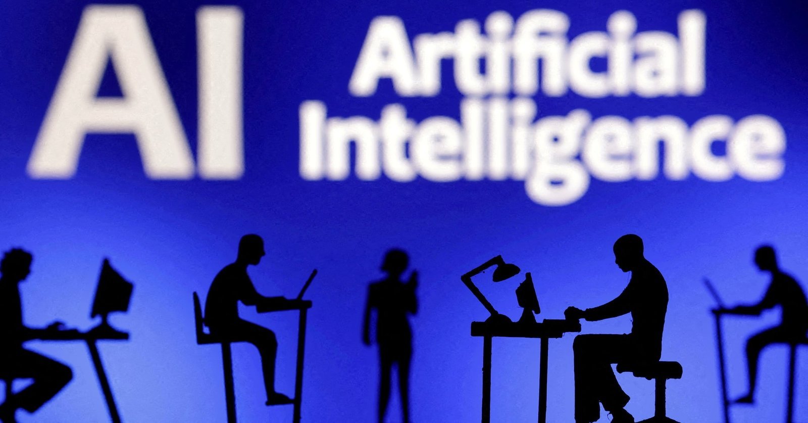 亚洲投资人不追高估值了，开始押"能熬过 AI 冲击"的公司
