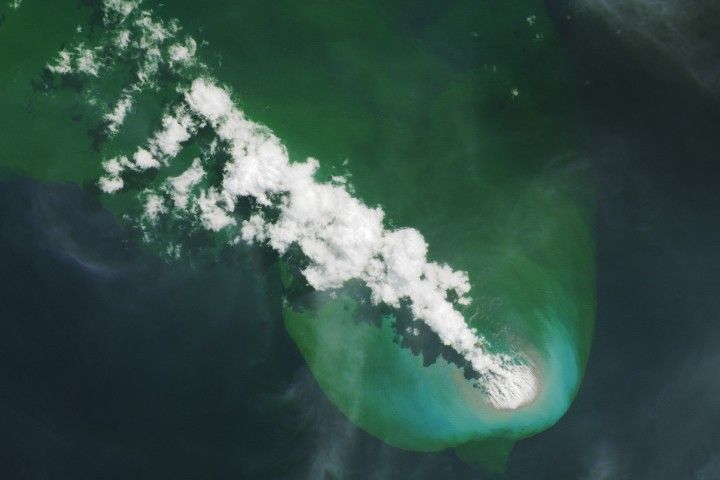 NASA 卫星影像：俾斯麦群岛附近的火山浮石筏