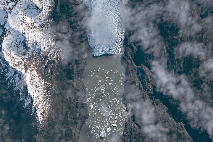 NASA satellite image: icebergs from the Tyndall Glacier calving